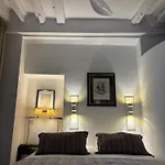 Le Marais Maison En Ville